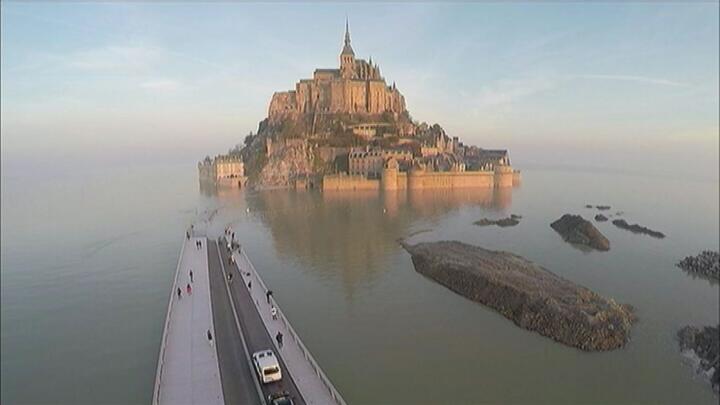 Crowds flock to French Atlantic coast for ‘tide of the century’